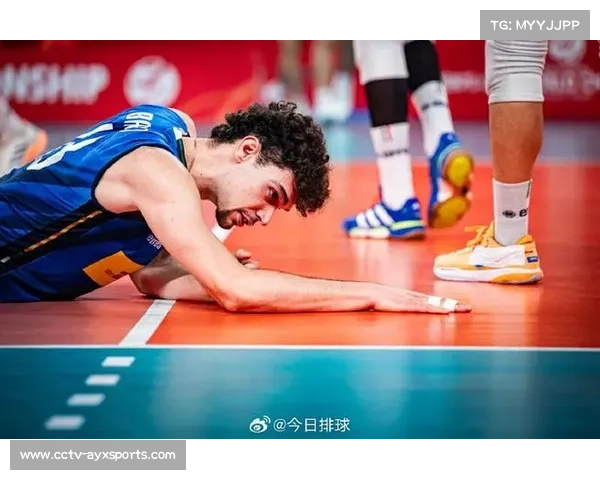 U21世锦赛伊朗意大利决赛攻防对决，现场气氛热烈